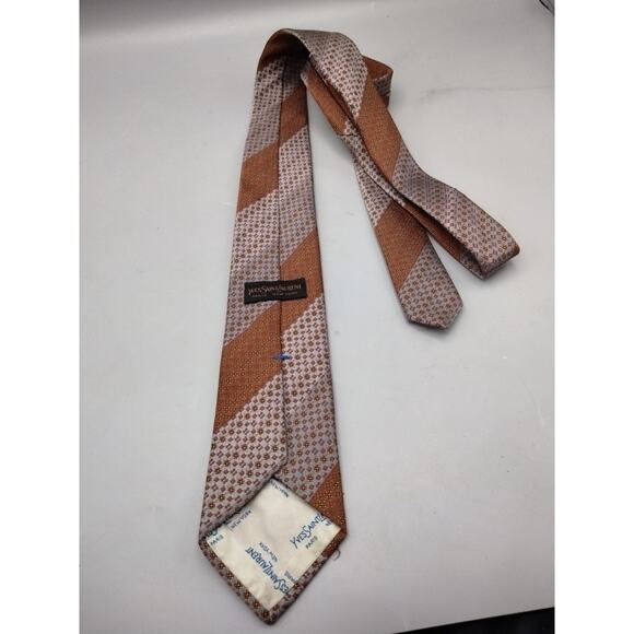 Yves Saint Laurent YSL Neck Tie Burgundy Stripe Diagonal Retro Polyester Vintage - Picture 4 of 4